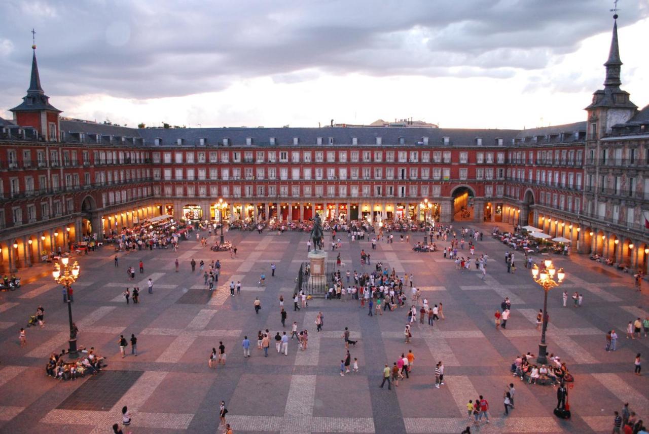 Nuevo Elegante Piso Vintage En Plena Plaza Mayor Madrid Exterior photo